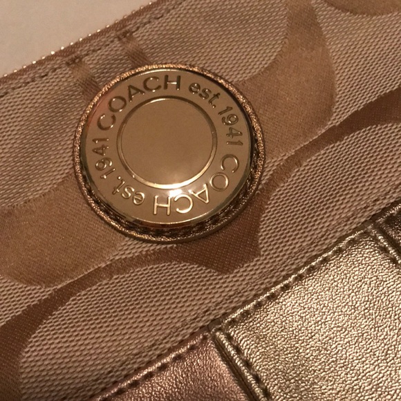 Coach- mini shoulder bag with crossbody strap - Picture 2 of 11